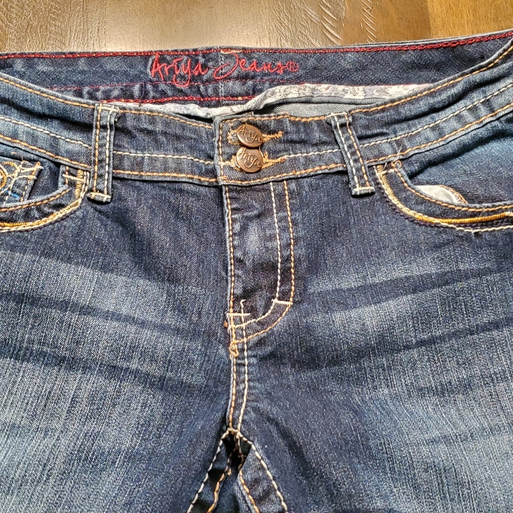Ariya Jeans